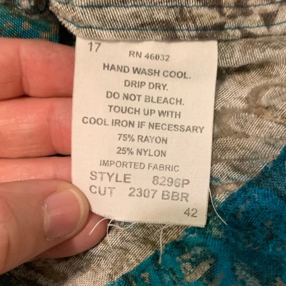 Southern Lady Petite Button Front Jacket - Picture 6 of 7